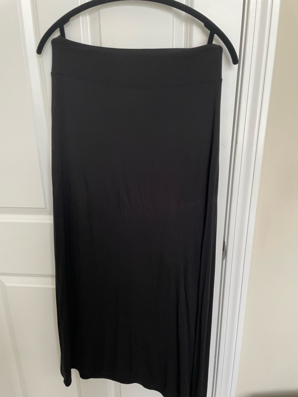 Kensie Black Maxi Skirt -Jersey Pull-On